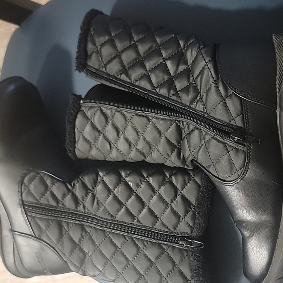 Boots - Picture 6 of 6